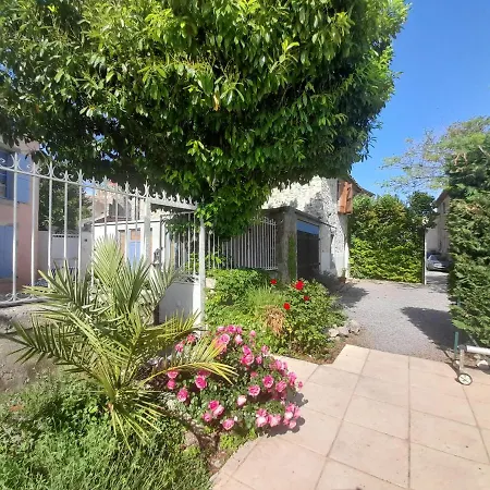 Le Et Le De Valiere Piscine Et Spas Prázdninový dům Sainte-Valière