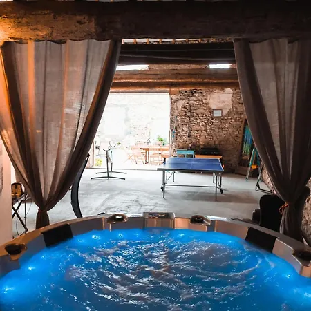 Le Et Le De Valiere Piscine Et Spas Sainte-Valière